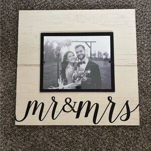 Mr & Mrs Photo Sign